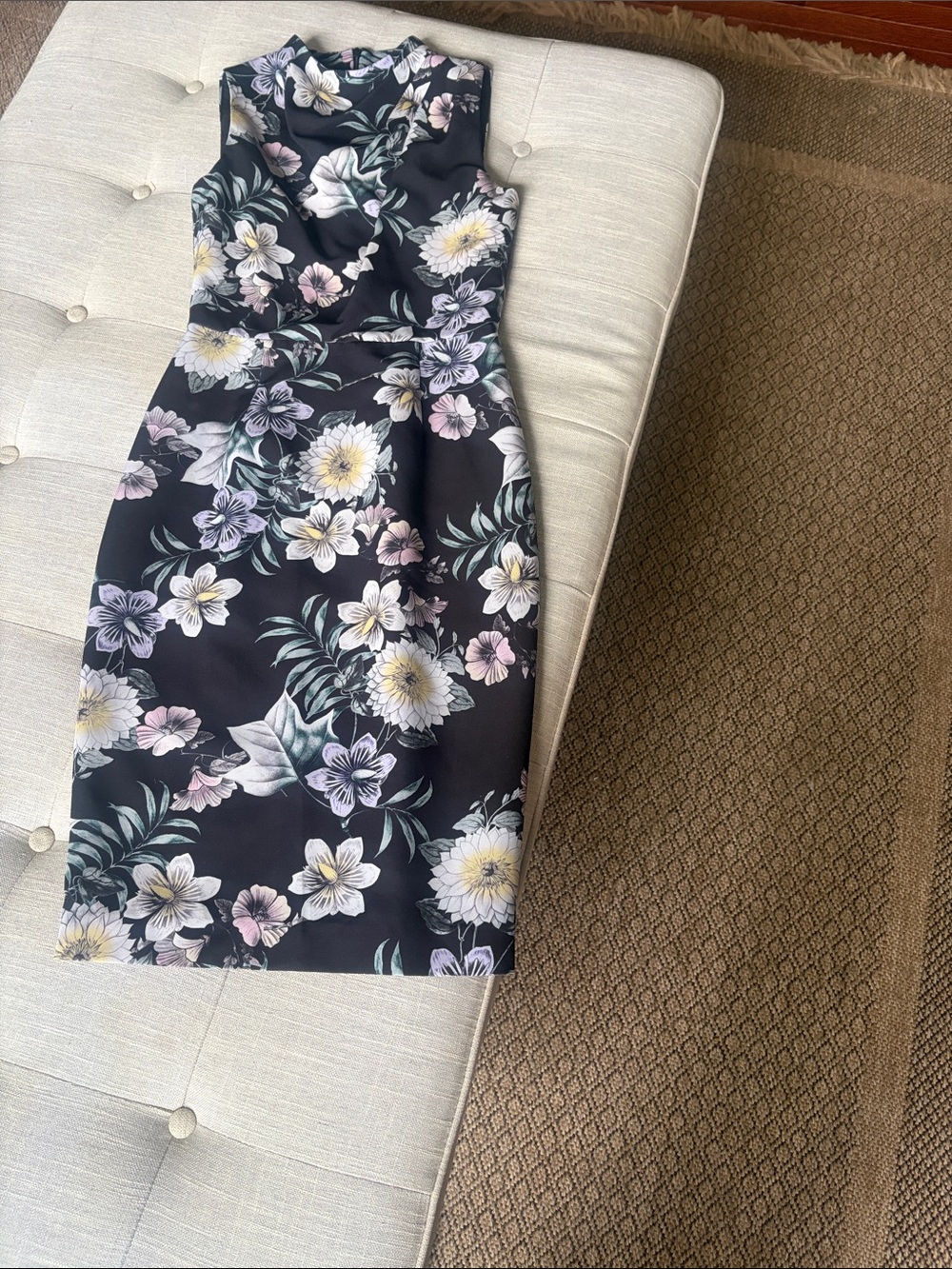 Black Halo Mock Neck Sleeveless Black Floral Sheath Dress Size 0